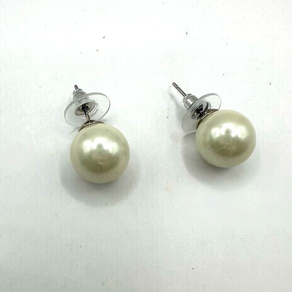 Faux Pearl Stud Earrings Pierced Preppy Minimalist Retro Summer Round Ball - Picture 6 of 7